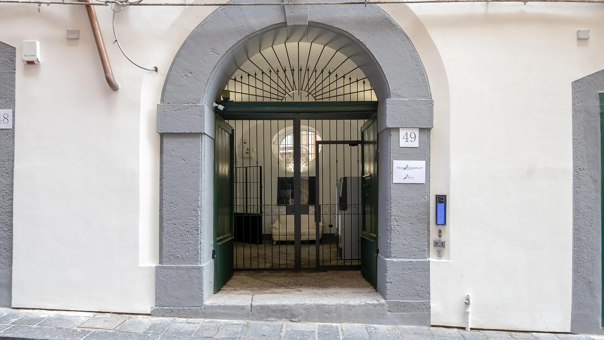 Palazzo Settembrini 49 Aparthotel Νάπολη